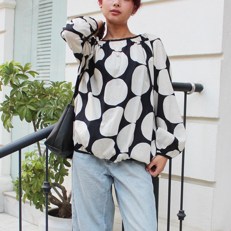 ◉季節のシフトコーデに◉ たっぷりギャザーバルーンブラウス　ポルカドット | 2枚目