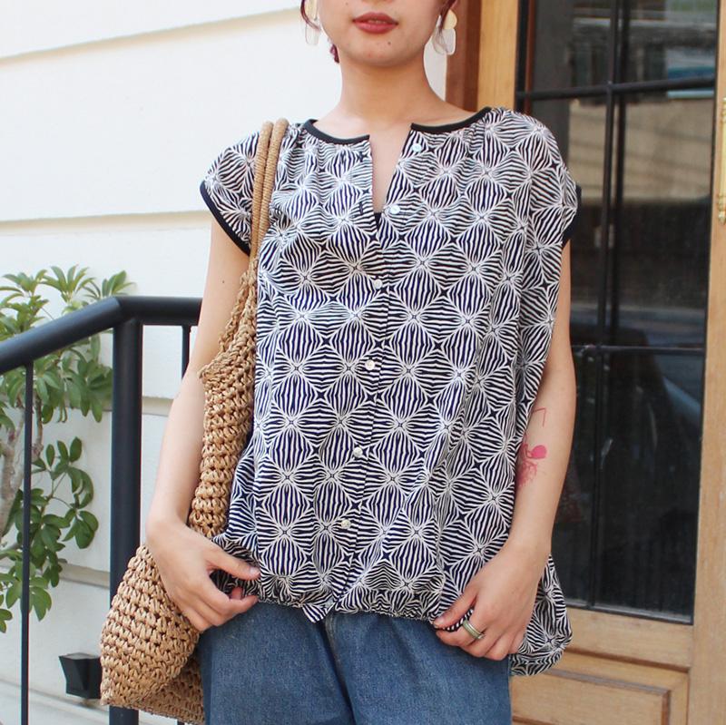 ◉真夏も涼しい◉マシュマロバルーンブラウス　モノクロ柄 | 3枚目